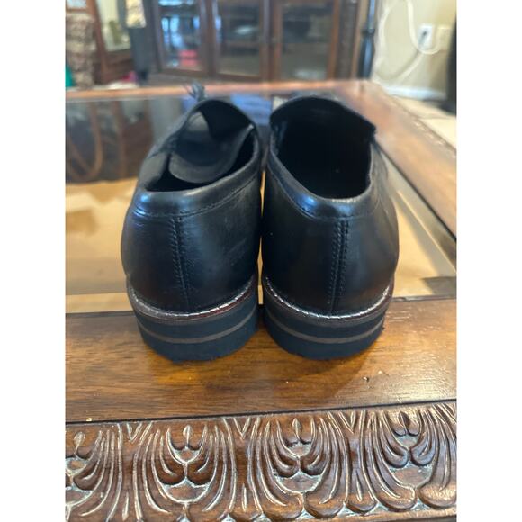 Women’s Osos Classic Tasseled Loafers. Size 9 - Picture 4 of 5
